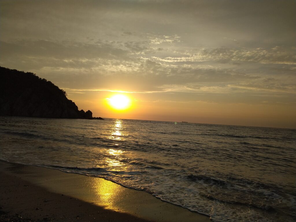 浜田の砂浜夕方